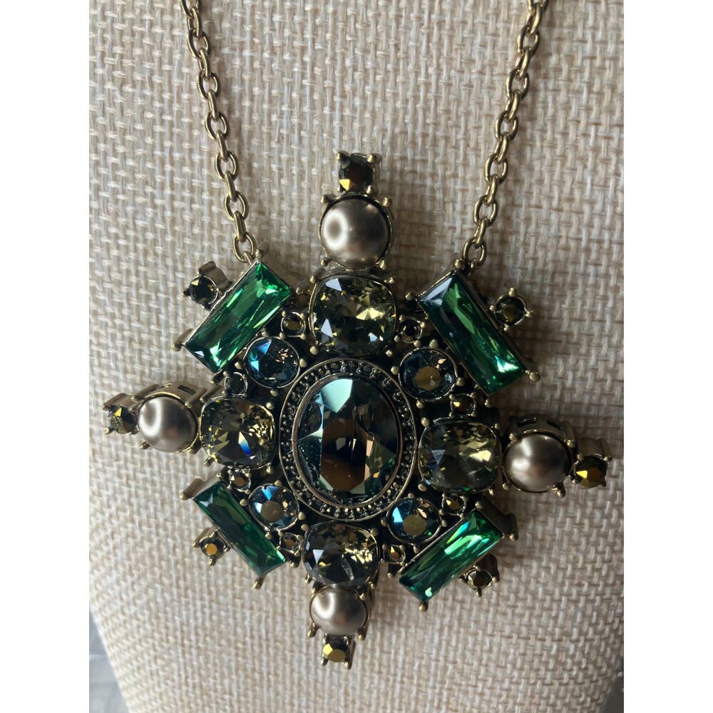 St. John Statement Necklace JWX1643NK Emerald Crystal Pearl Gold Pendant - Picture 7 of 9